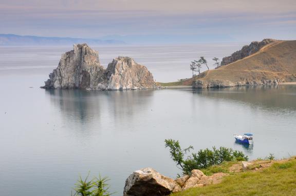 Trekking vers le Rocher au Chaman sur l'île d'Olkhon