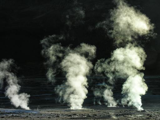 Geyser El tatio dans le désert d'Atacama au Chili