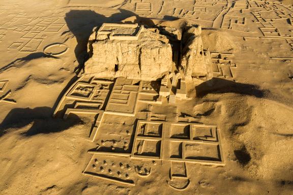 Découverte culturelle du centre religieux de la Deffufa à Kerma en Haute Nubie