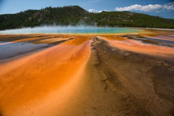 Voyage découverte du Grand Prismatic Spring à Yellowstone aux États-Unis