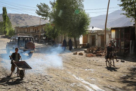 Traversée village Ishkashim au corridor wakhan