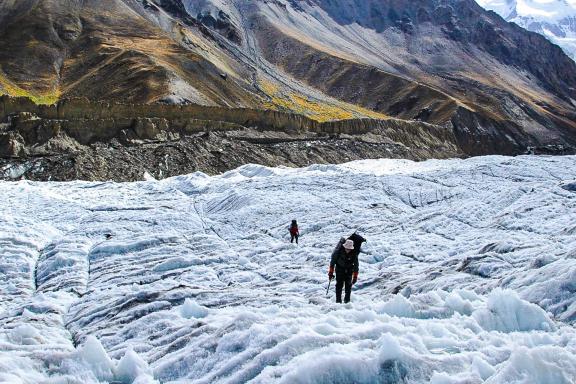 Trekking et marche glaciaire sur le Kholodnaya au Tadjikistan