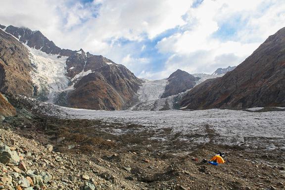 Campement et bivouac sur le trek d'exploration vers le Fedtchenko au Tadjikistan