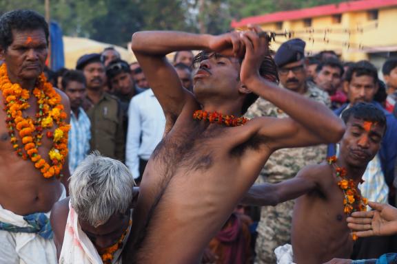 Rencontre avec un tamoul participant à Thaipusam à Palani dans le Tamil Nadu