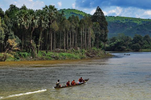 Navigation sur le fleuve Tenasserim dans la région de Myeik