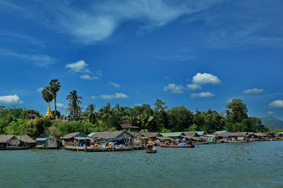 Découverte d'un village insulaire de l'archipel de Mergui en mer d'Andaman