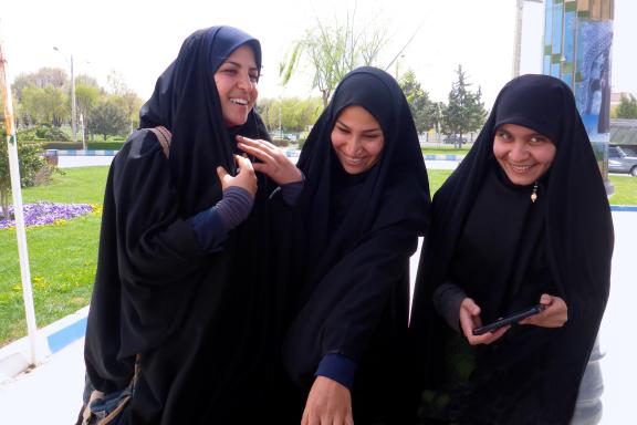 Rencontre avec des jeunes filles à Shiraz