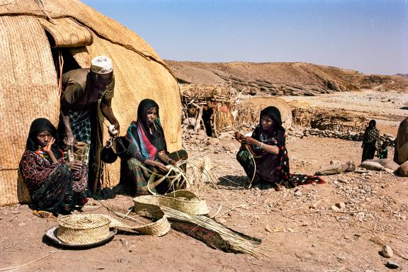 Marche vers un campement de nomades en pays Afar