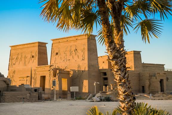 Randonnée dans les vestiges du Temple d'Isis sur l'île d'Aguilkia