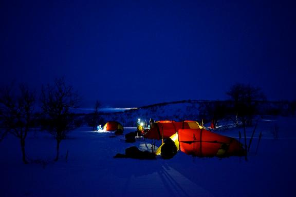 Voyage et ambiance de bivouac en laponie norvégienne