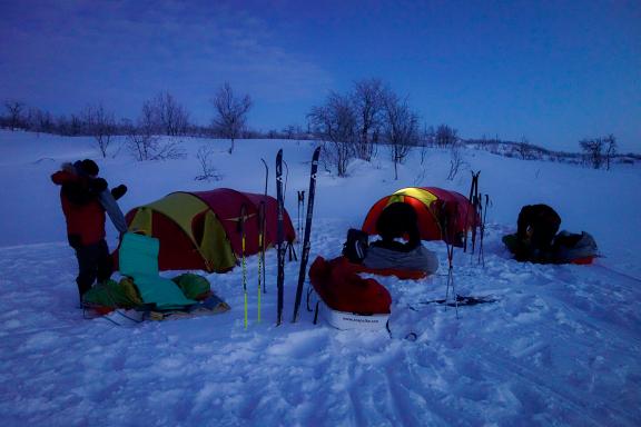 Voyage et bivouac matinal au Finnmark