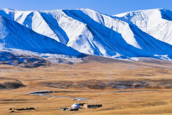 Randonnée et route vers les 5 montagnes sacrées de l'Altaï