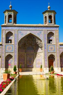 Visite culturelle de la Mosquée rose dans e sud-ouest iranien