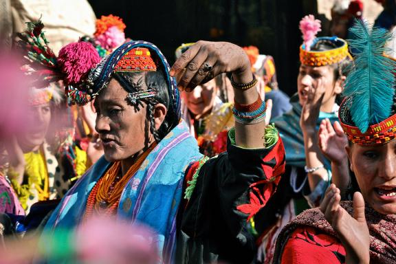 Femme kalash festival chaumos Pakistan