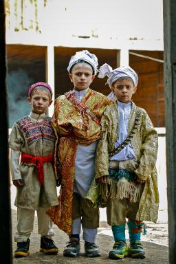 Fête du Goshnik Chaumos jeunes kalash en Hindou Kouch