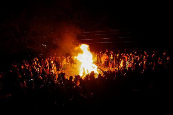 Danse kalash grand feu kalash cérémonie Tanjah Pakistan