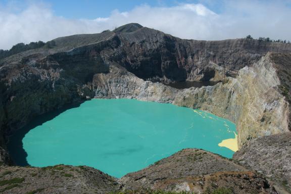 Randonnée vers le volcan Kelimutu sur l'île de Flores