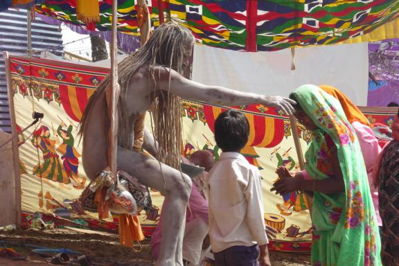 Voyage vers la bénédiction d'un naga sadhu à la Kumbh Mela d'Ujjain