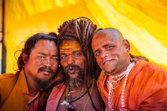 Rencontre avec des sadhus présents à la Kumbh Mela d'Allahabad à Prayagraj