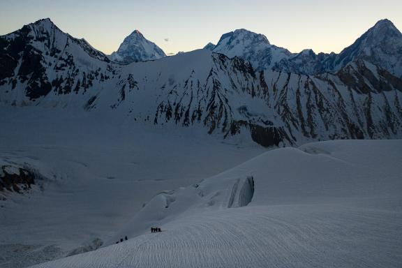 Ascension col Gondogoro vue du K2 G4 au Pakistan Himalaya
