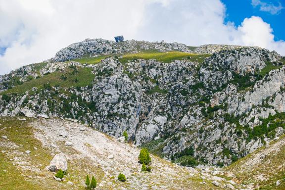 trek voyage rocher sacré Arslanbob au Kirghizistan