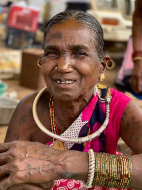 Trekking vers une femme muria du Bastar au sud du Chhattisgarh
