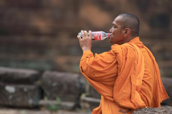 Rencontre d'un moine bouddhiste khmer en pèlerinage