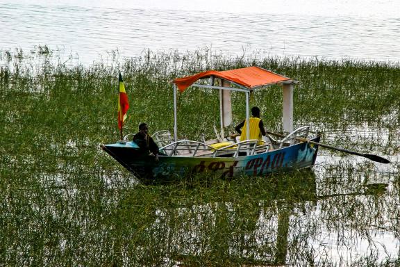 Navigation sur une barque du Lac Awassa dans la Vallée du Rift