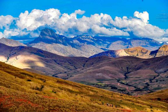 Randonnée dans le paysage des hauts-plateaux malgaches