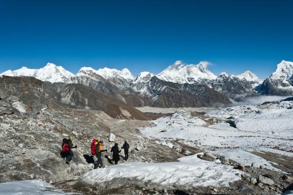 Le Renjo la à 5340 m et vue sur l’Everest et le Lhotse dans la région du Kumbhu au Népal