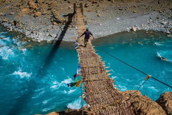 Trek le long de la rivière Tsarap au Zanskar en Inde