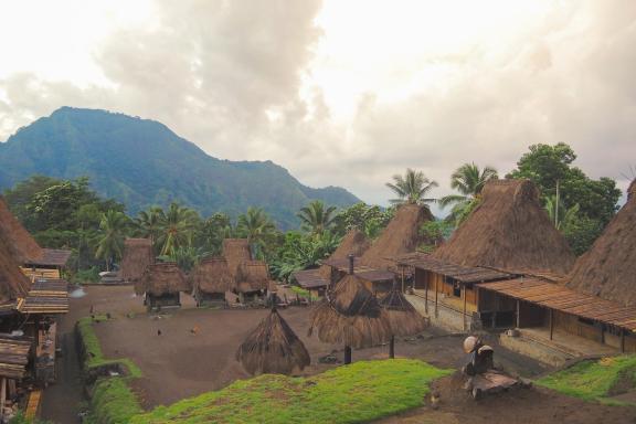 Voyage vers un village lio près du volcan Kelimutu sur l'île de Flores