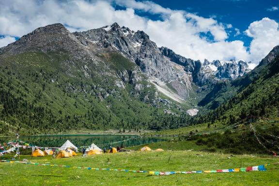 Lac de Tandze tso pendant le trek  Dzogchen - Manigango au Tibet oriental en Chine