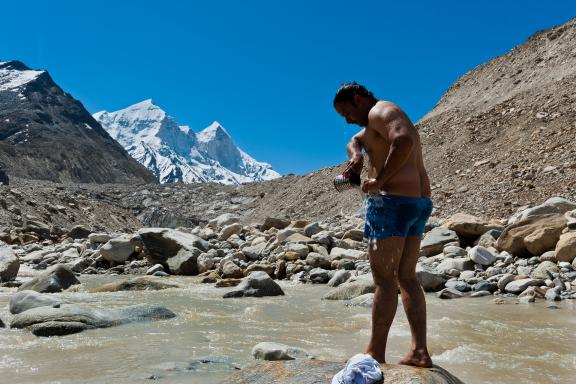 Le Bhagirati depuis Gaumukh près de Gangotri aux sources du Gange en Inde