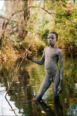 Aventure dans la rivière en Pays Surma