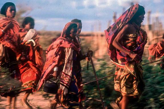 Randonnée avec un groupe de pèlerins sur les pistes du sud est de l'Éthiopie