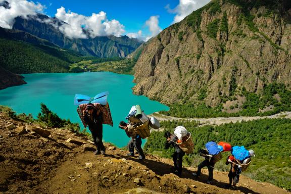 Lac de Phoksumdo au Dolpo au Népal