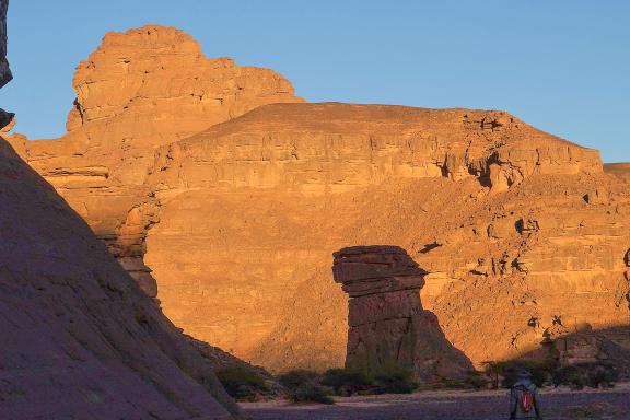 Randonnée autour d'un impressionant haut grès vers Essendilene