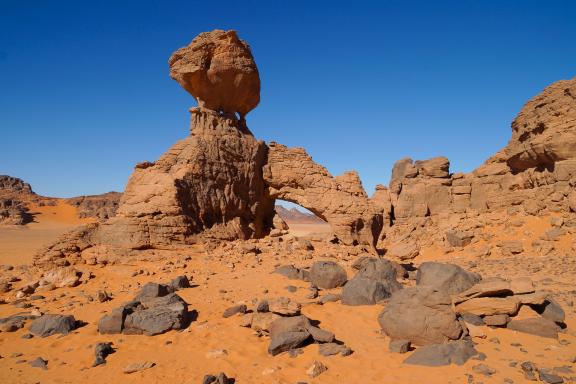 Découverte d'une arche de grès en Algérie