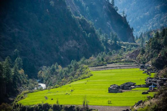 Village de Namrung sur le tour du Manaslu au Népal