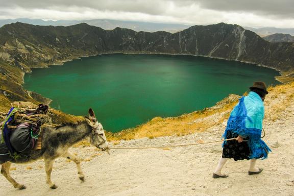 La laguna Quilatoa dans les Andes en Équateur