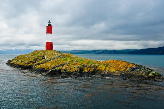 Le phare des éclaireurs sur le canal de Beagle près de Ushuaia, Terre de Feu, Patagonie, Argentine