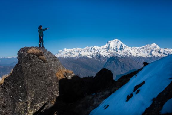 Le Dhaulagiri à 8160 m et le Tukuche peak depuis Kopra ridge au Népal