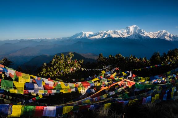 Le Dhaulagiri à 8160 m et le Tukuche peak depuis Poon Hill au Népal