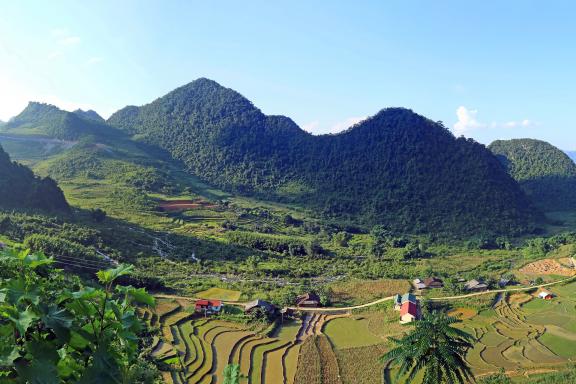 Randonnée vers un village isolé du massif de Thong Nong