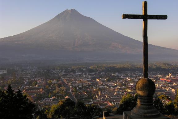 Antigua vue du Cerro de la Cruz au Guatemala