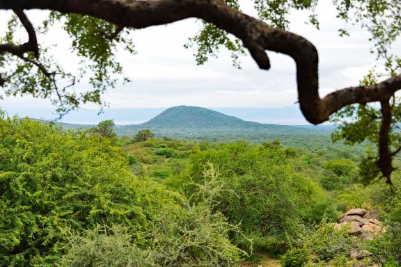 Voyage et vue sur un mont au Kenya
