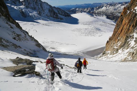 Expédition et descente encordée en stage d'alpinsime à Chamonix