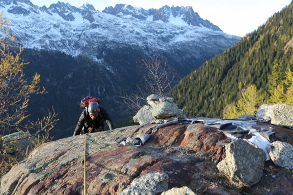 Voyage d'aventure et via corda alpine au rocher de Mottets