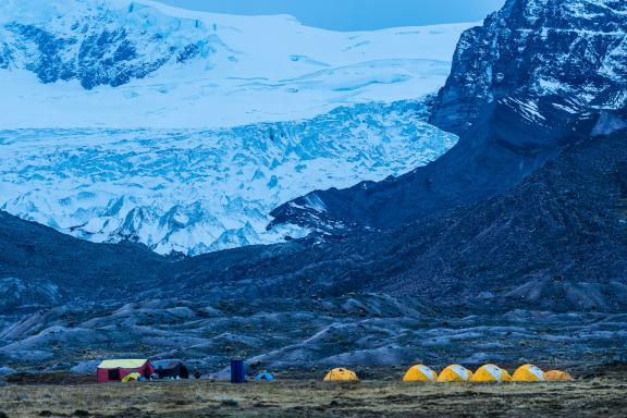 Camp au pied du col du Condor pendant le trek de l’Ausangate au Pérou